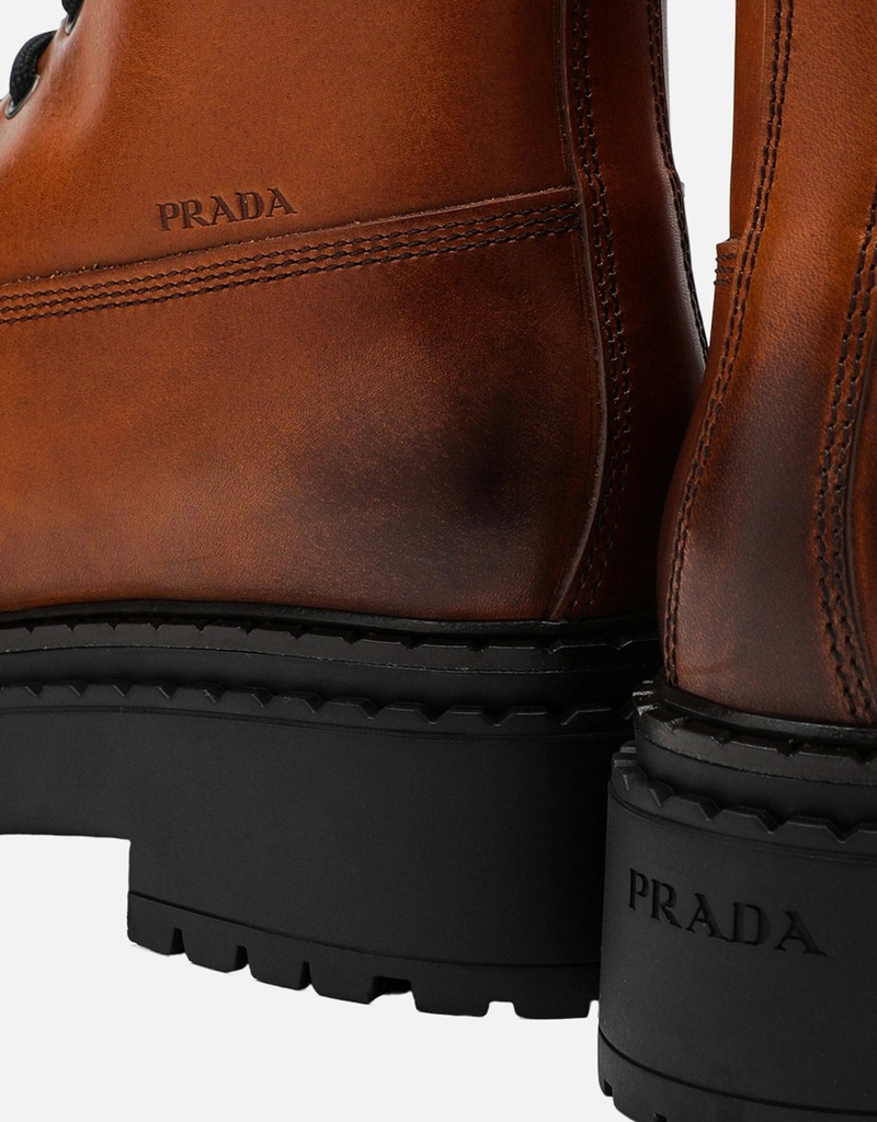 Prada コニャックカラー レザー アンクルブーツ (すべての新品) IFCHIC.COM