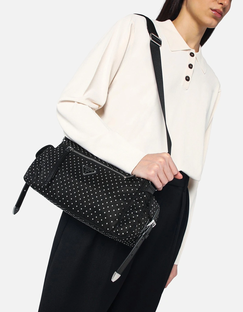 Prada ブラックReナイロンバッグスタッズ付き (すべての新品) IFCHIC.COM