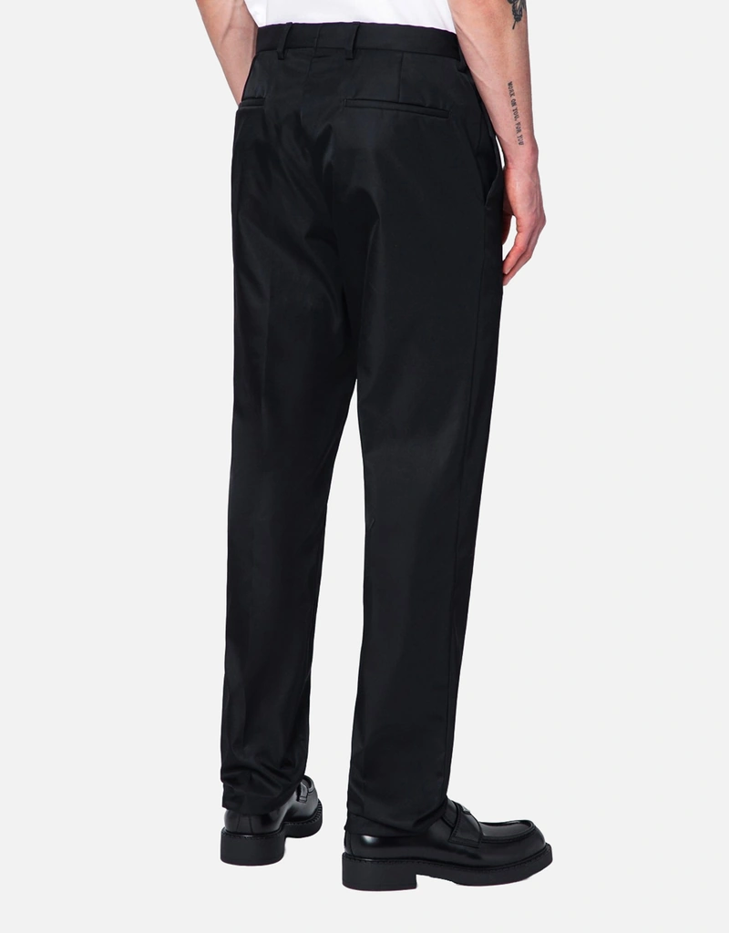 Prada メンズリナイロンブラックパンツ (すべての新品) IFCHIC.COM