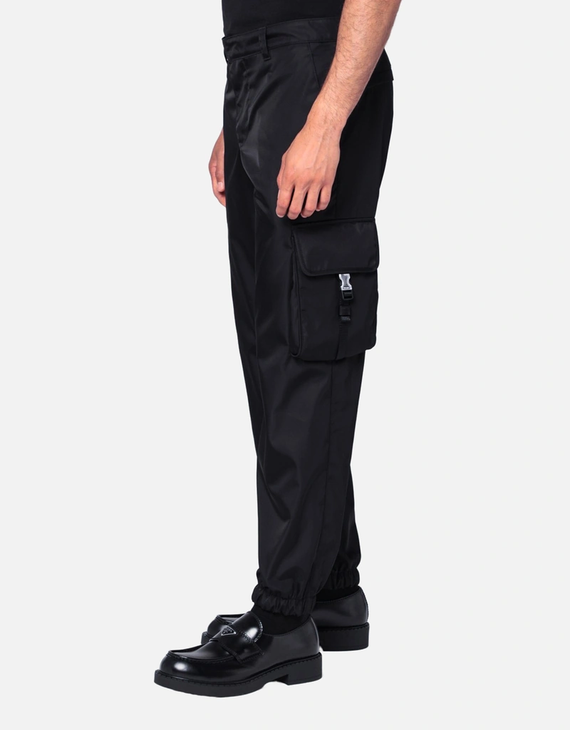 Prada メンズリナイロンブラックパンツ (すべての新品) IFCHIC.COM