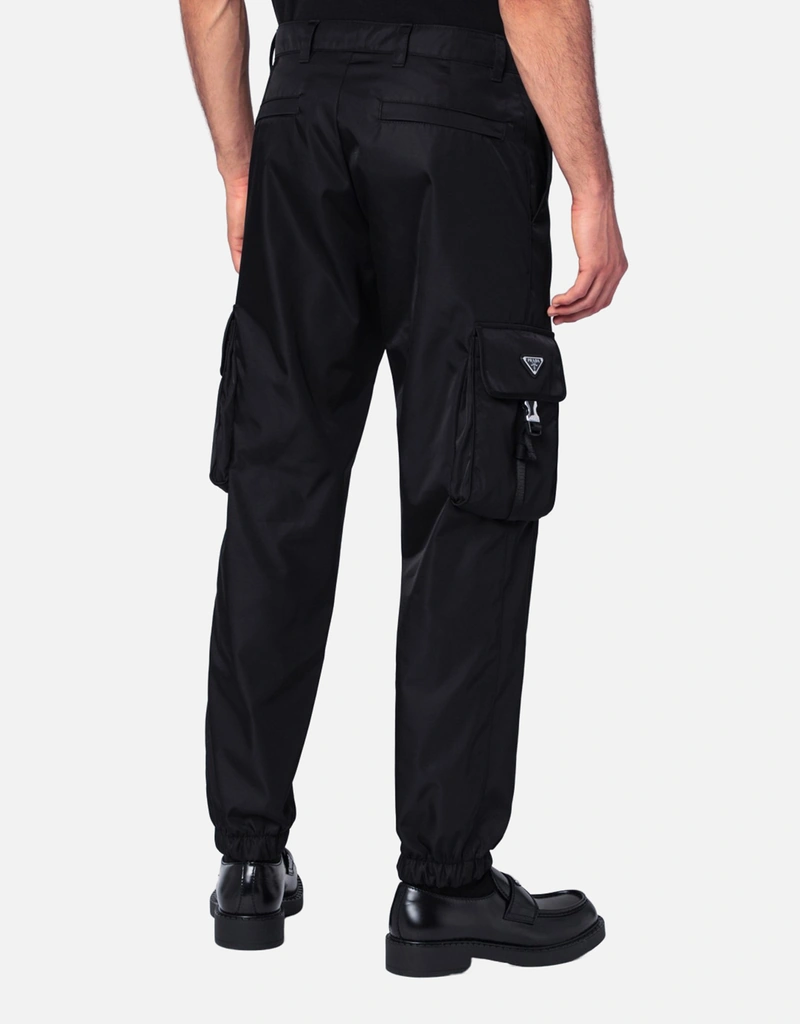 Prada メンズリナイロンブラックパンツ (すべての新品) IFCHIC.COM
