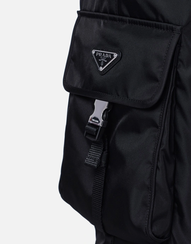 Prada メンズリナイロンブラックパンツ (すべての新品) IFCHIC.COM