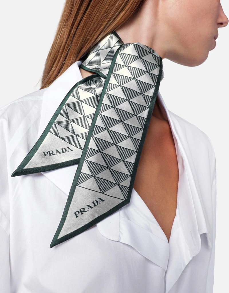 Prada プリントシルクスキニースカーフ (スカーフ) IFCHIC.COM
