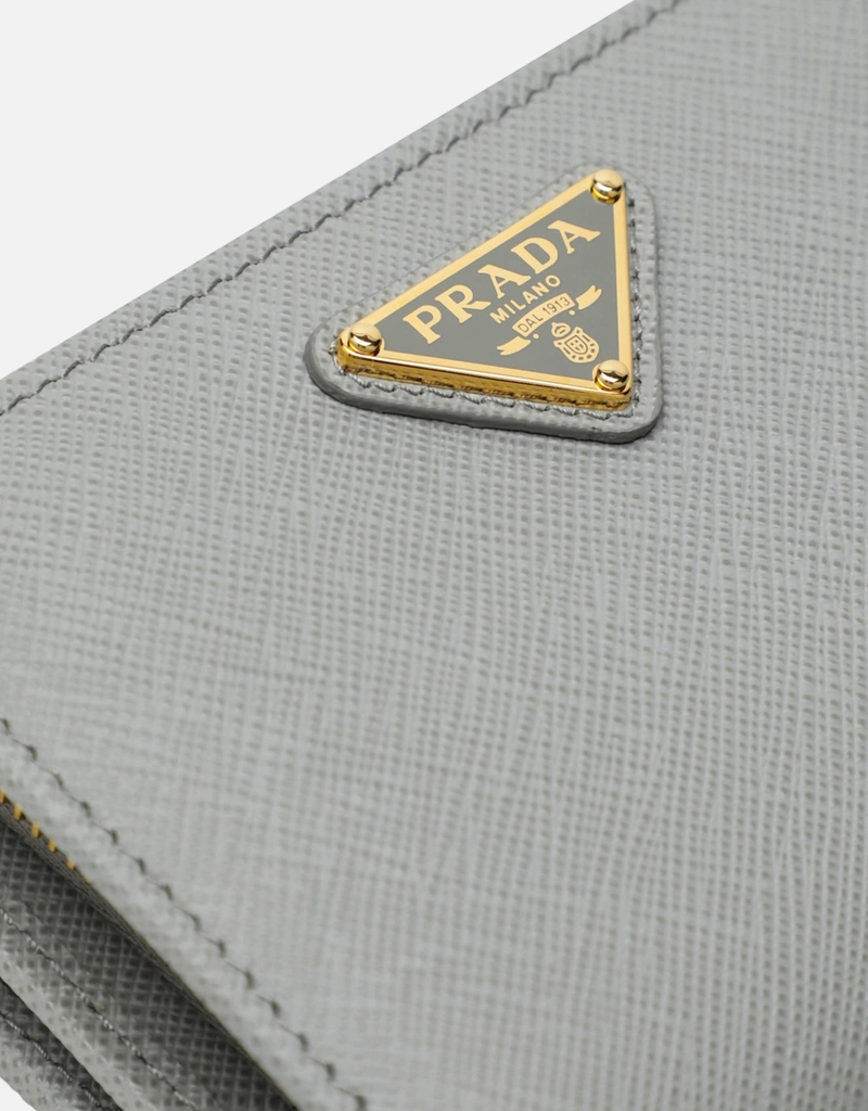 PRADA サフィアーノレザー 三つ折り財布 ライトグレー Prada スモールライトグレーサフィアーノレザーウォレット (財布と