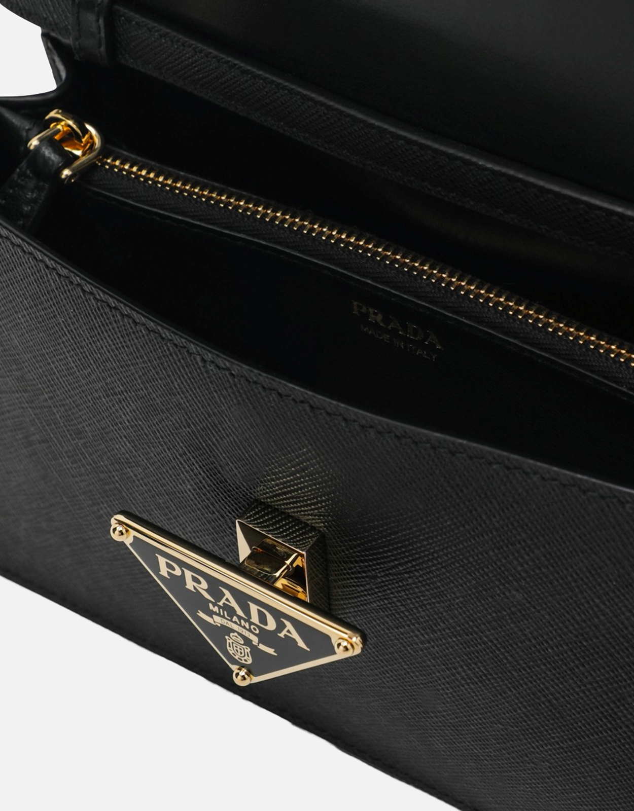 Prada ミニサフィアーノレザーバッグ (すべての新品) IFCHIC.COM