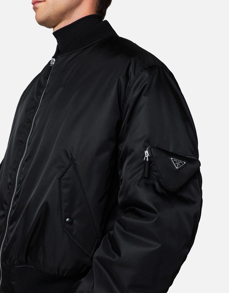Prada メンズ ブラック パッド入り リナイロン ボンバージャケット