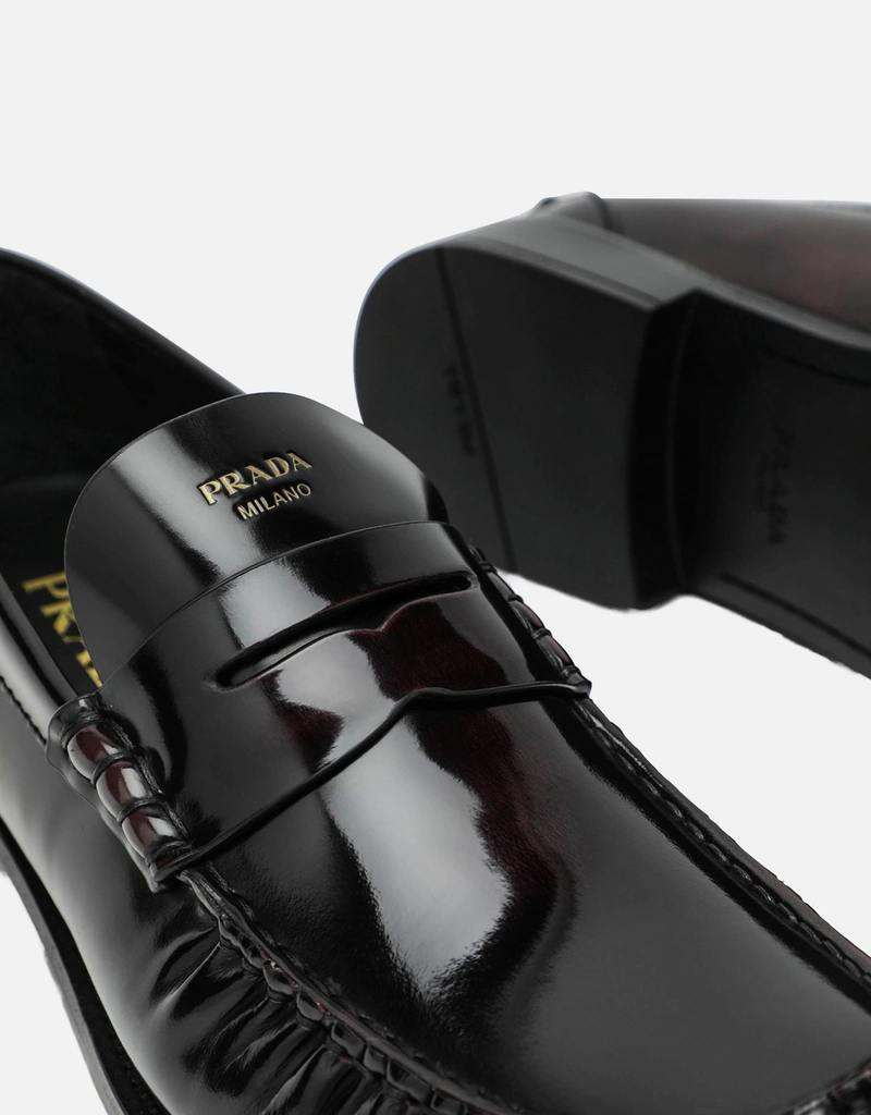 Prada ブラッシュドカーフレザーローファー (すべての新品) IFCHIC.COM