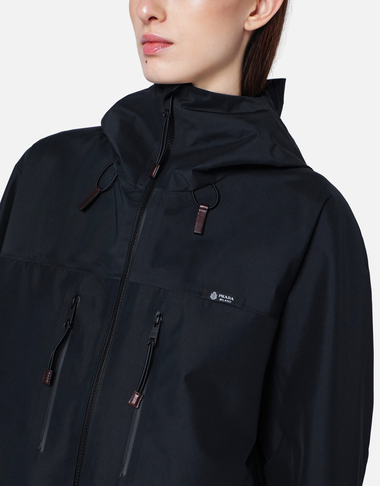 PRADA JZA ￼TECNICA レディースブルゾンブラック　40 Prada テクニカルファブリックジャケット (すべての新品) IFCHIC.COM