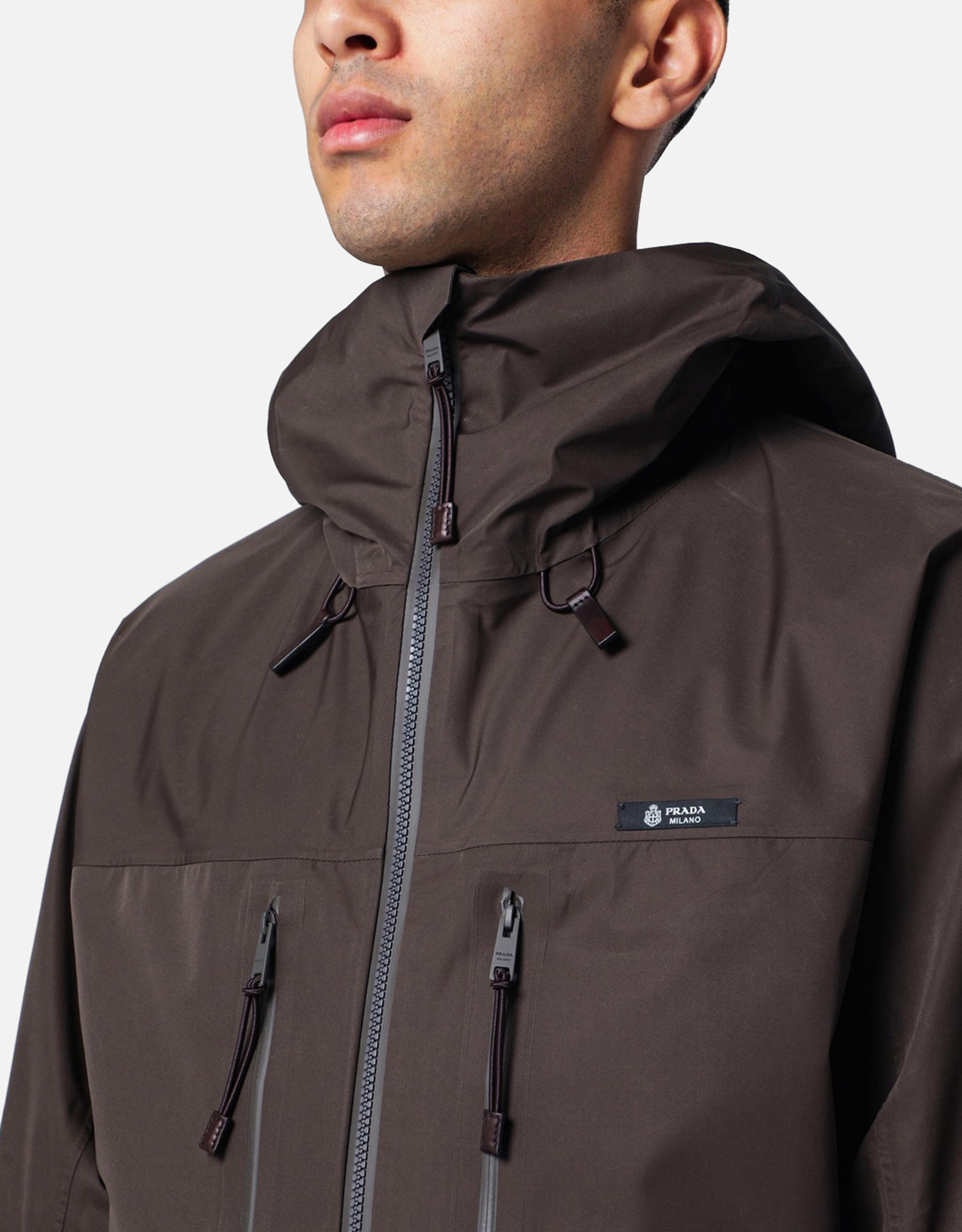 Prada メンズ迷彩グリーンポリエステルフーデッドジャケット (すべての