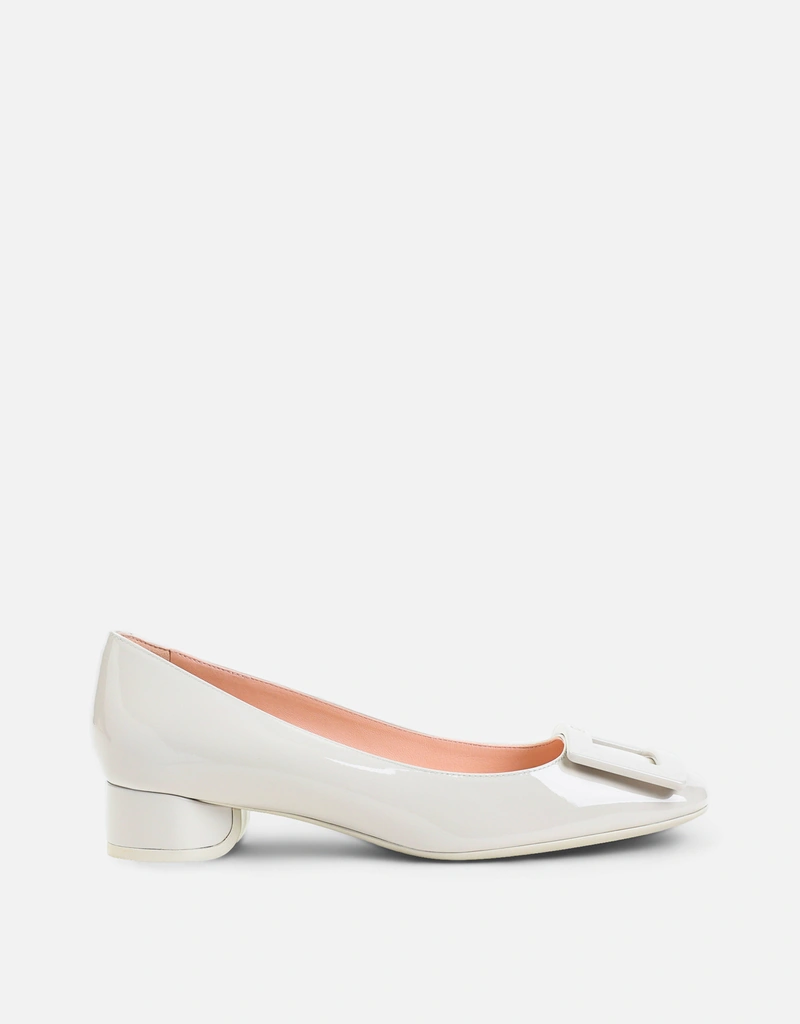 Roger Vivier Uルックパテントレザー子猫ヒールバレリーナ (すべての