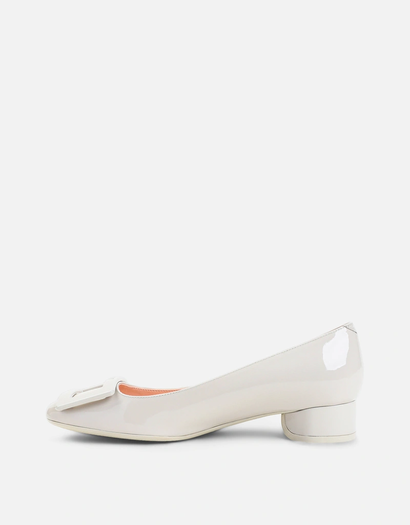 Roger Vivier Uルックパテントレザー子猫ヒールバレリーナ (すべての