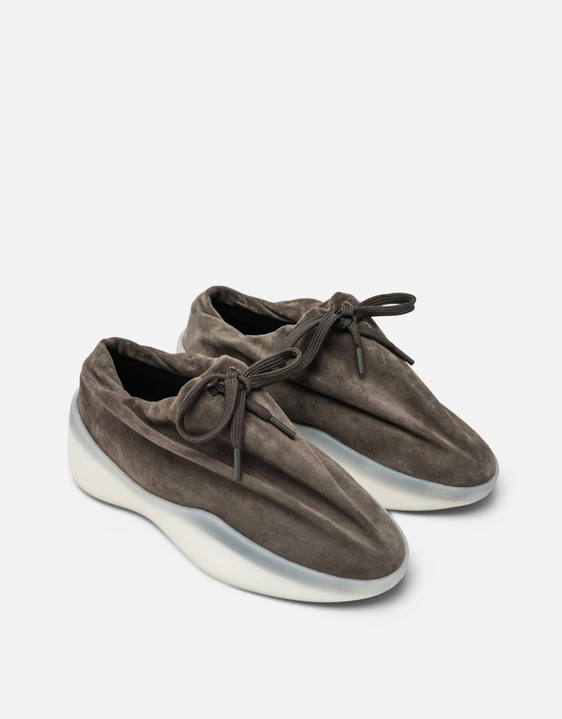 美品 FEAR OF GOD ベージュ スエード ワラビーモカシン シューズ希少 美品 FEAR OF GOD ベージュ スエード ワラビーモカシン シューズ希少