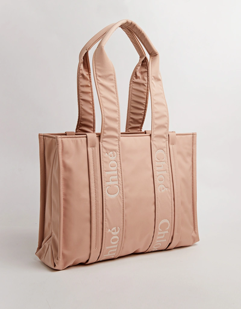 Chloé WOODYトートバッグ ミディアム Chloé ウッディミディアムナイロントートバッグ () IFCHIC.COM
