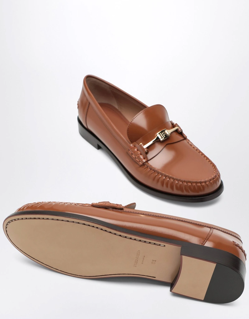 Salvatore Ferragamo Moccasin With Chain New Vara Colour Leather