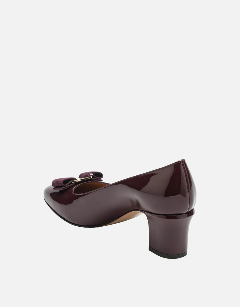 Salvatore Ferragamo レザーVaraボウパンプス (すべての新品) IFCHIC.COM