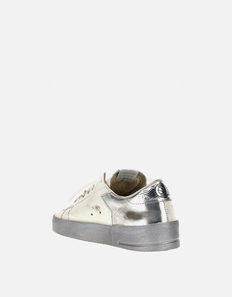 Golden Goose スターダンスニーカー 銀色メタリックレザーの星と