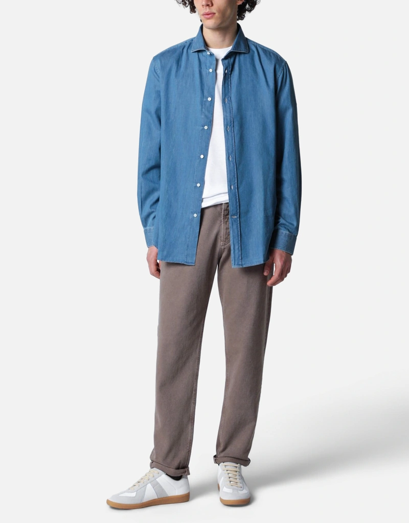 Brunello Cucinelli メンズライトブルーデニムイージーフィットシャツ