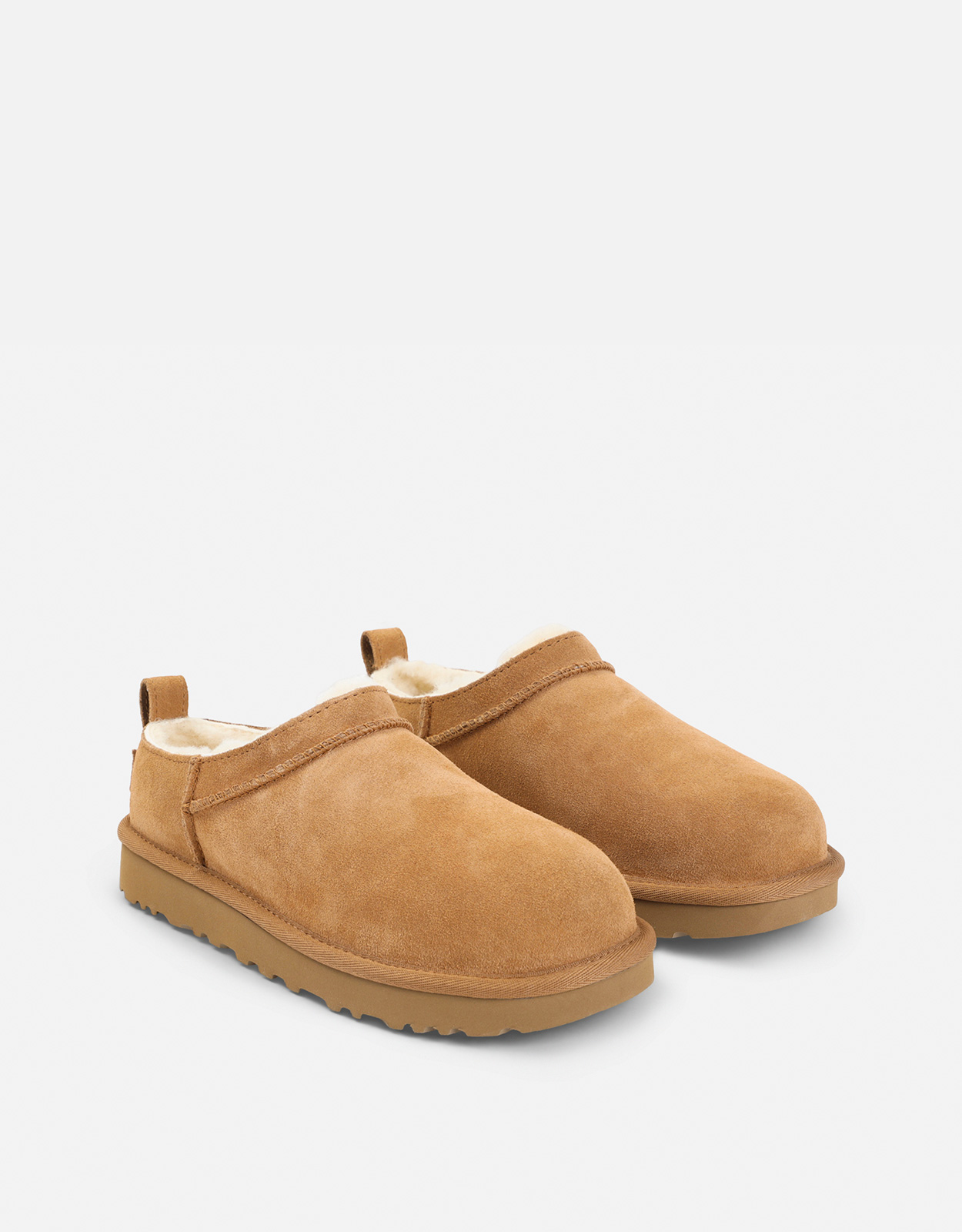 Ugg クラシックマイクロスエードショートブーツ (すべての新品