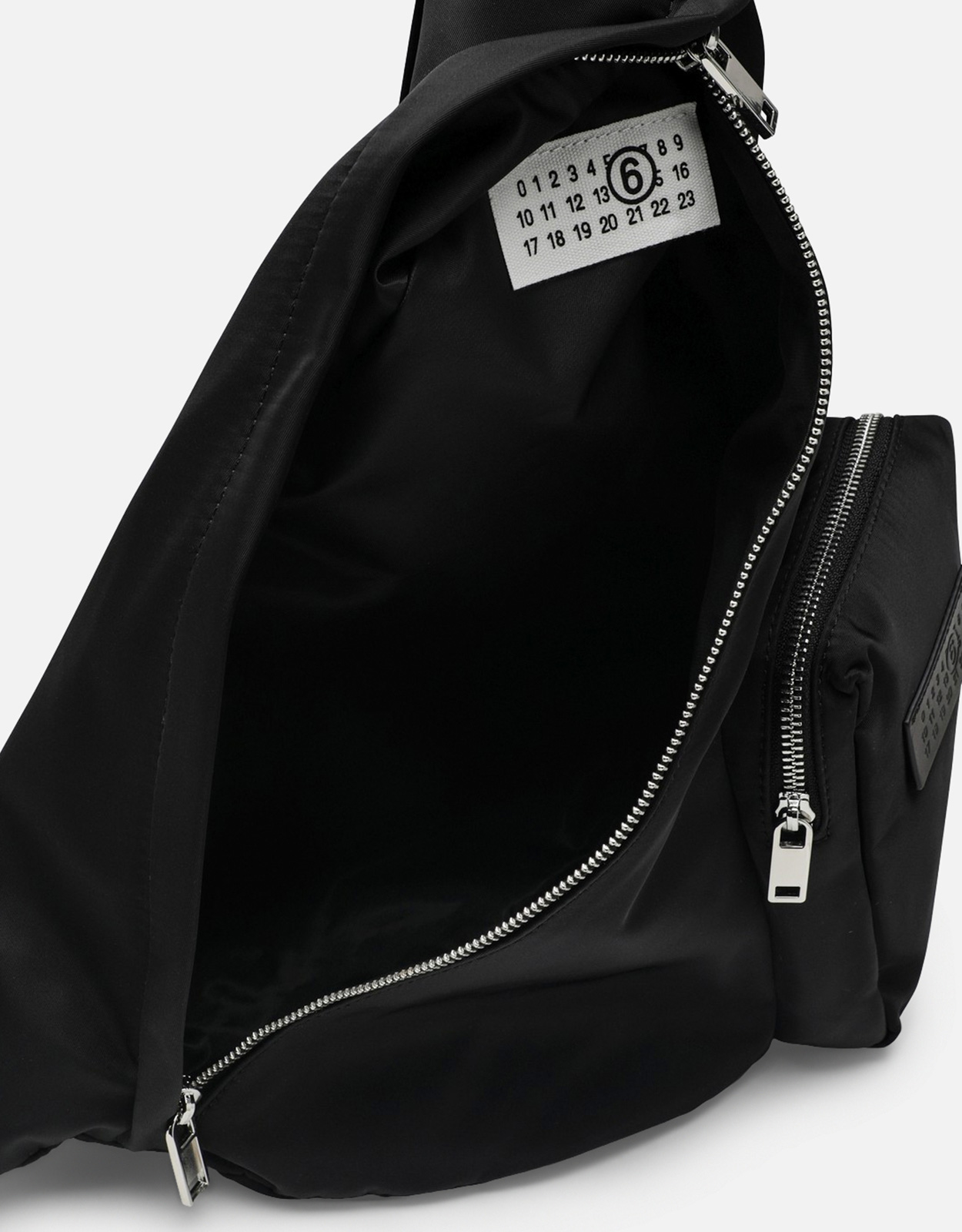 MM6 Maison Margiela メンズブラックナイロンベルトバッグ (バッグ