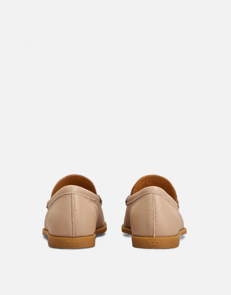 Tod's グレインレザー ゴールドトーンバックル ローファー (すべての