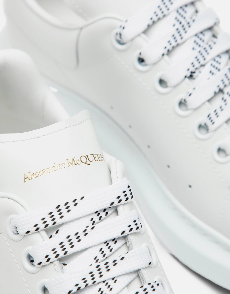 Alexander McQueen オーバーサイズドカーフレザースニーカー (すべての