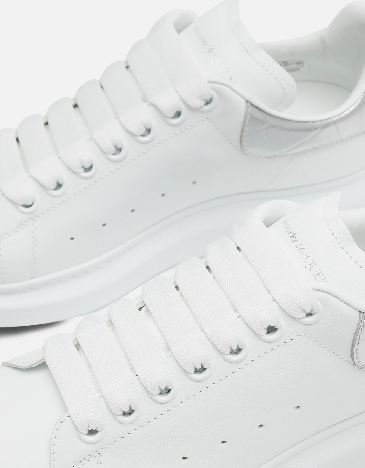 Alexander McQueen ホワイトシルバークロコ型押しカーフレザービッグ