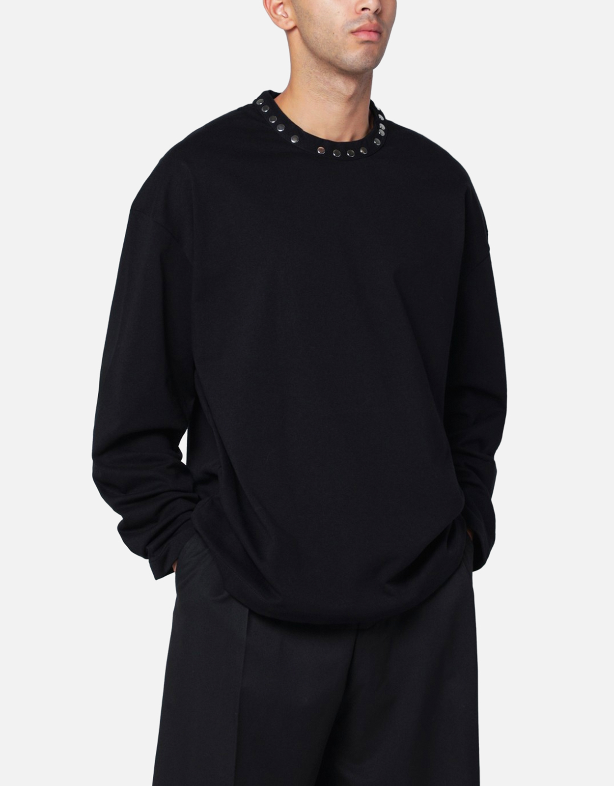 Jil Sander Jil Sander Men's Black Long Sleeve T-Shirt With Studs - S　Jil Sander メンズ ブラック スタッズ付き長袖 T シャツ - S