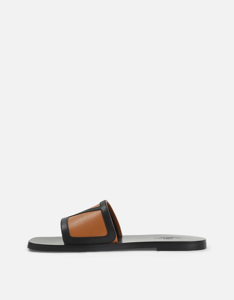 Valentino Garavani メンズレザーサンダル (すべての新品,シューズ
