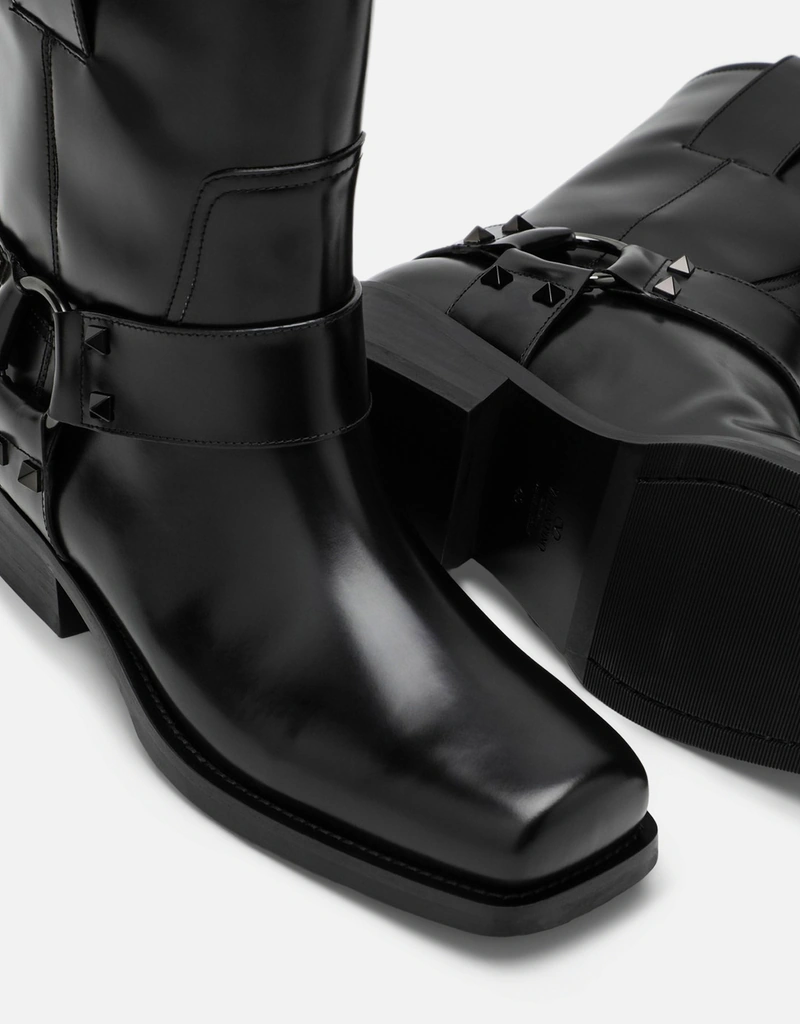 Valentino Garavani ブラックレザーバイカーロックスタッドローブーツ