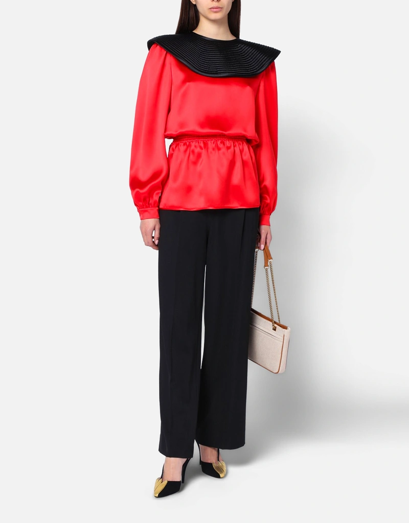 Valentino Garavani ブラック襟付きレッドシルクブラウス (トップス