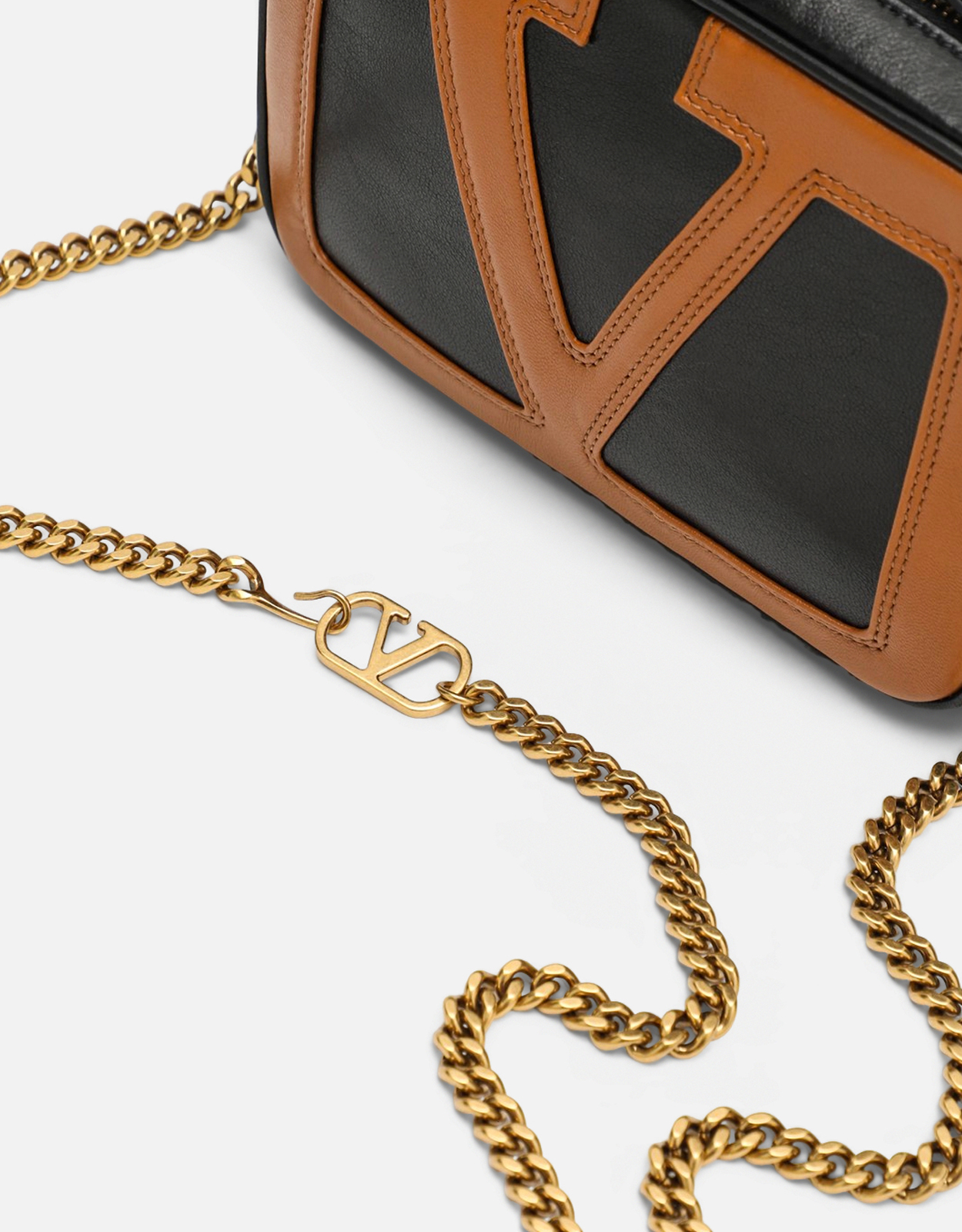 Valentino Garavani レザーチェーンベルトバッグ (すべての新品