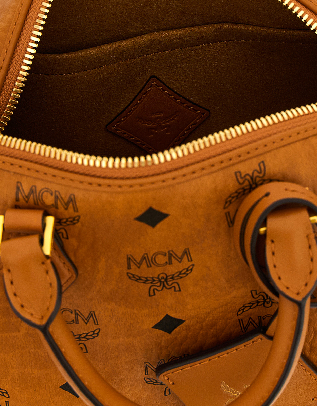 MCM エラ ボストン 中サイズ Visetosモノグラムキャンバス ボストン