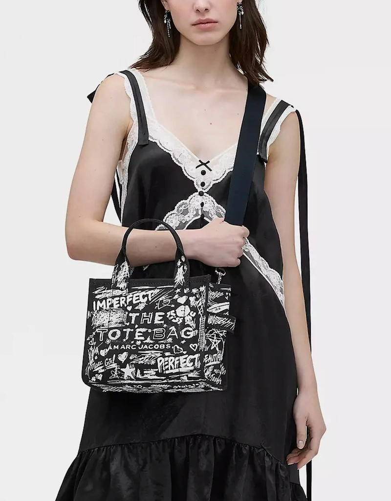【新品】MARC JACOBS ニューブラックマルチ　黒　白 マーク ジェイコブス MARC JACOBS マークジェイコブス トートバッグ