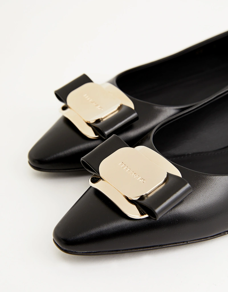 Salvatore Ferragamo New Vara Nappa バレエシューズ (フラット