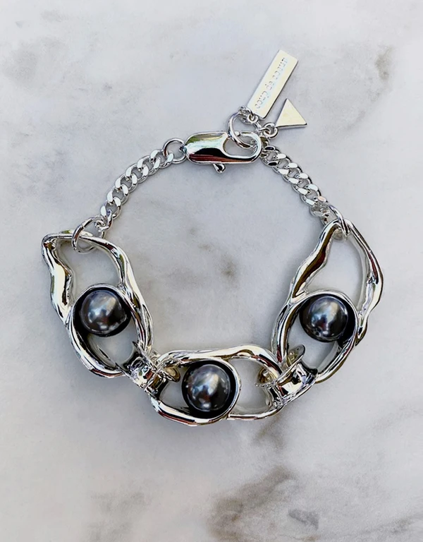Coup De Coeur London Silver Liquid Black Pearl Chain Bracelet
