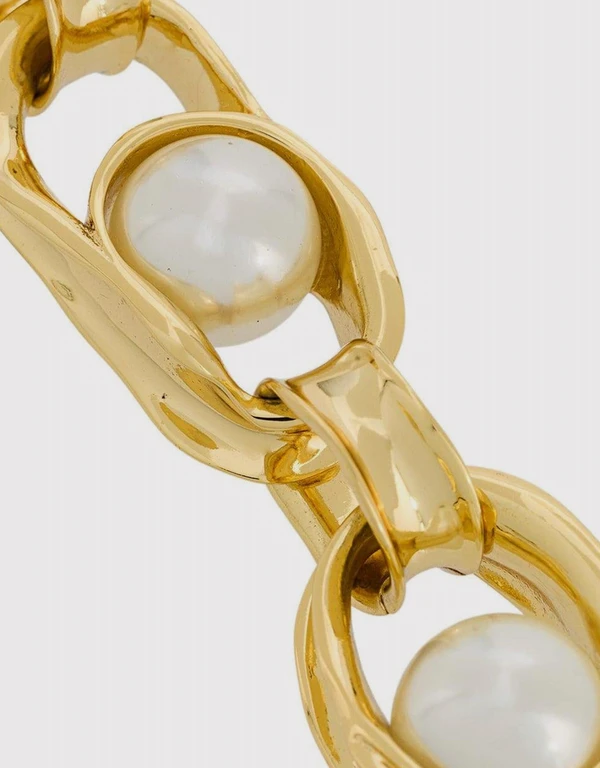Coup De Coeur London Gold Liquid White Pearl Chain Bracelet