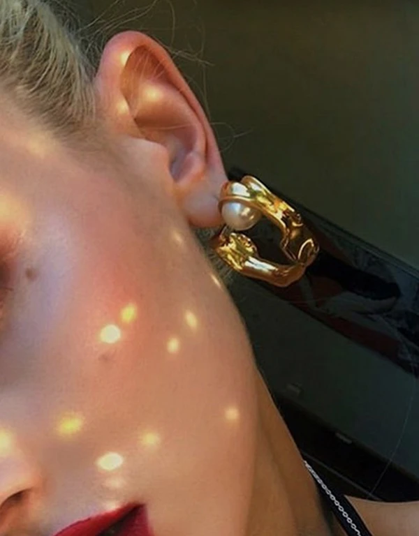Coup De Coeur London Gold Liquid Pearl Hoop Earrings