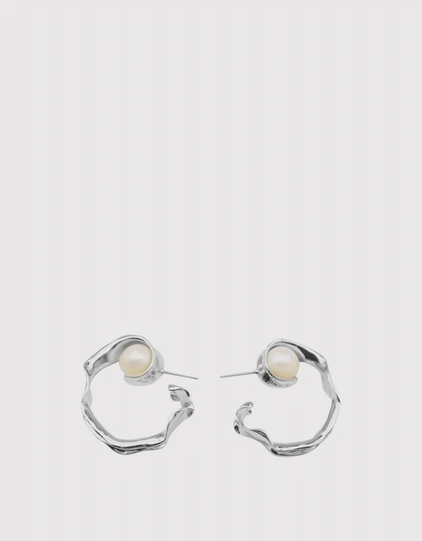 珍珠圈形耳環