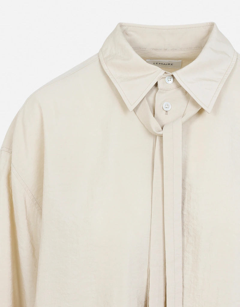 LEMAIRE ドライシルク素材のタイ付きロングシャツ (すべての新品