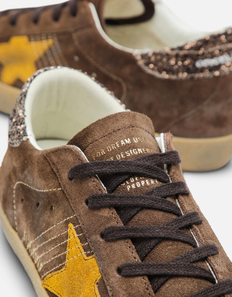 Golden Goose スーパースタースエードスニーカー (すべての新品