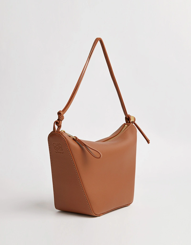 LOEWE ハンモック ホーボーバッグ ミニ（クラシックカーフ） LOEWE/ロエベ通販 | ハンモック ホーボーバッグ ミニ(クラシックカーフ
