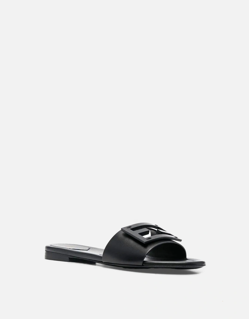 FENDI ファー ポンポンサンダル 黒 FENDI ファー ポンポンサンダル 黒 楽天市場】ポンポン（ブランド