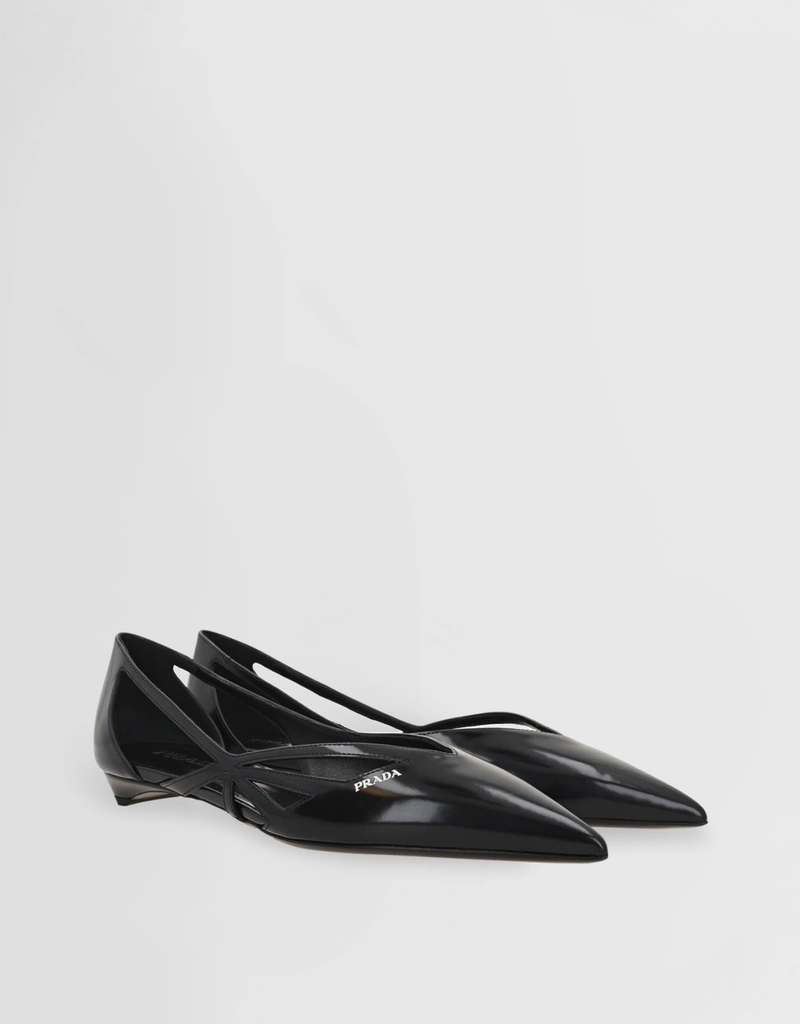 Prada Cut-Out Cow Leather ポインテッドトゥフラット (フラット