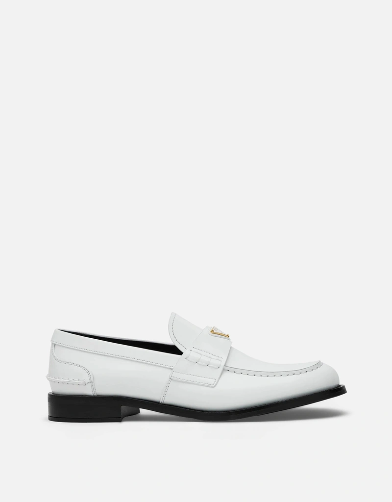Prada ホワイトブラッシュドレザーローファー (すべての新品) IFCHIC.COM