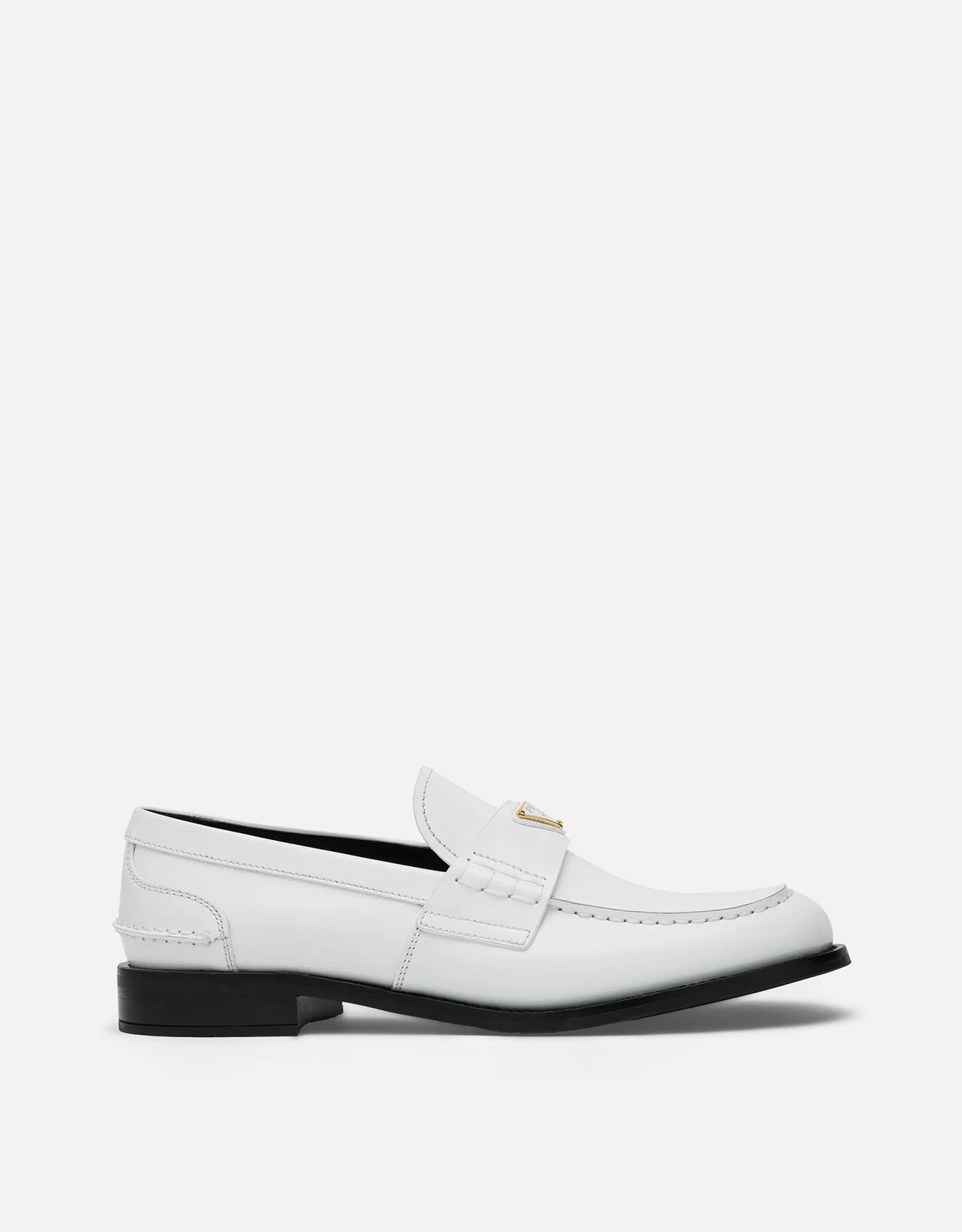 PRADA ホワイトレザー ローファー Prada ホワイトブラッシュドレザーローファー (すべての新品) IFCHIC.COM