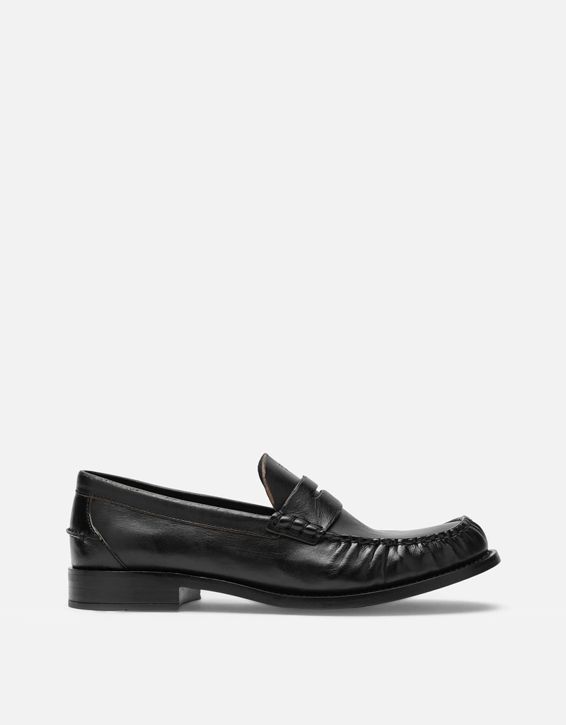 Prada ブラックポリッシュドレザーローファー (すべての新品) IFCHIC.COM