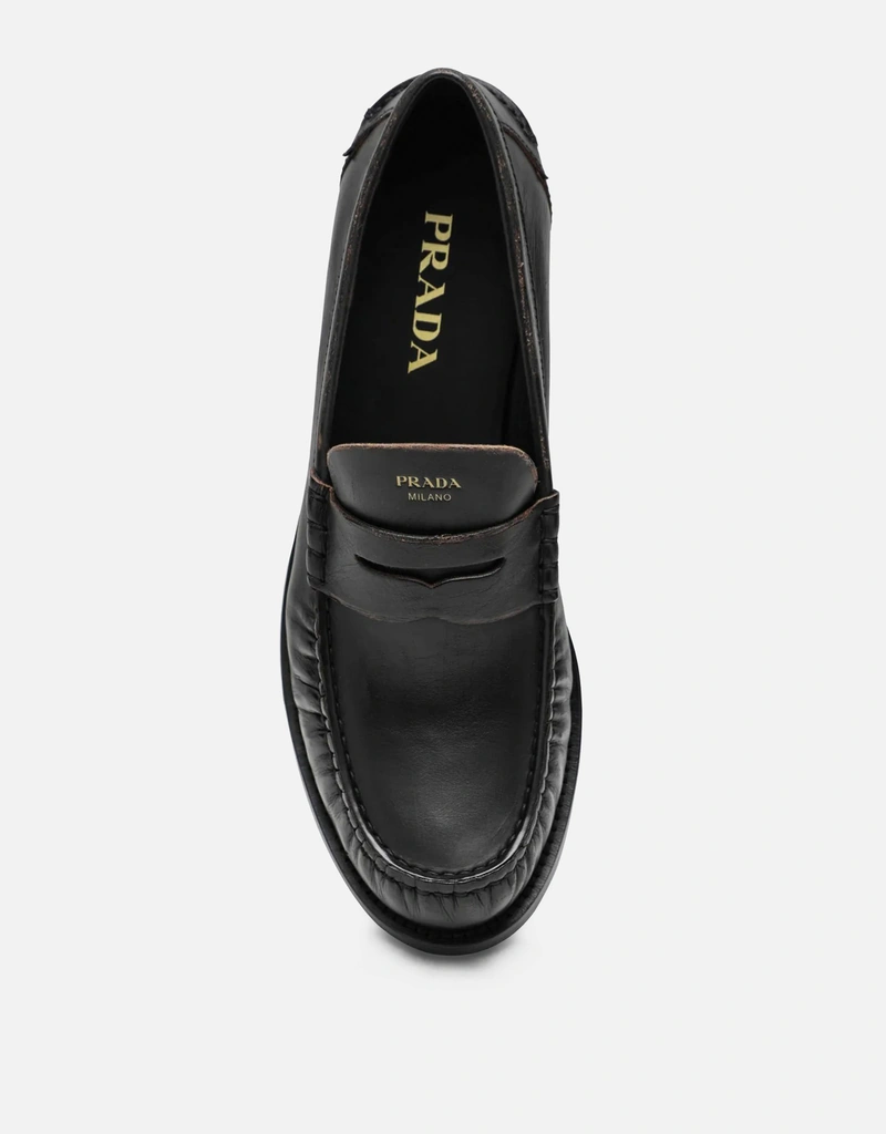 Prada ブラックポリッシュドレザーローファー (すべての新品) IFCHIC.COM