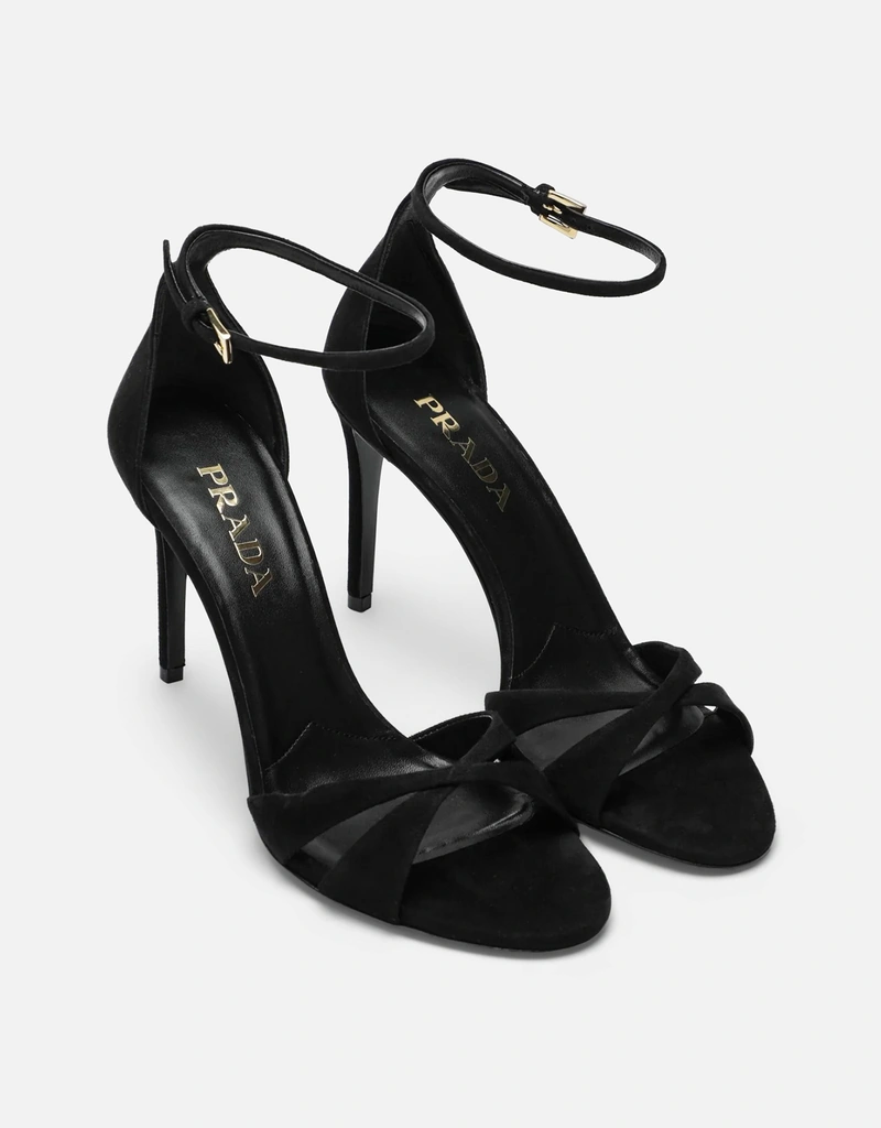 Prada ブラックベルベットスエードパンプス (すべての新品) IFCHIC.COM