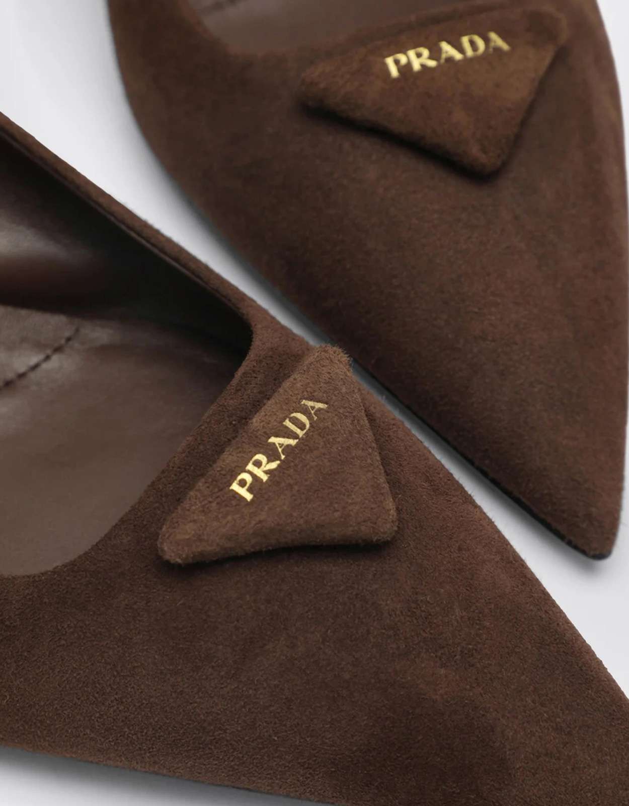 Prada ココア色スエードパンプス (すべての新品) IFCHIC.COM