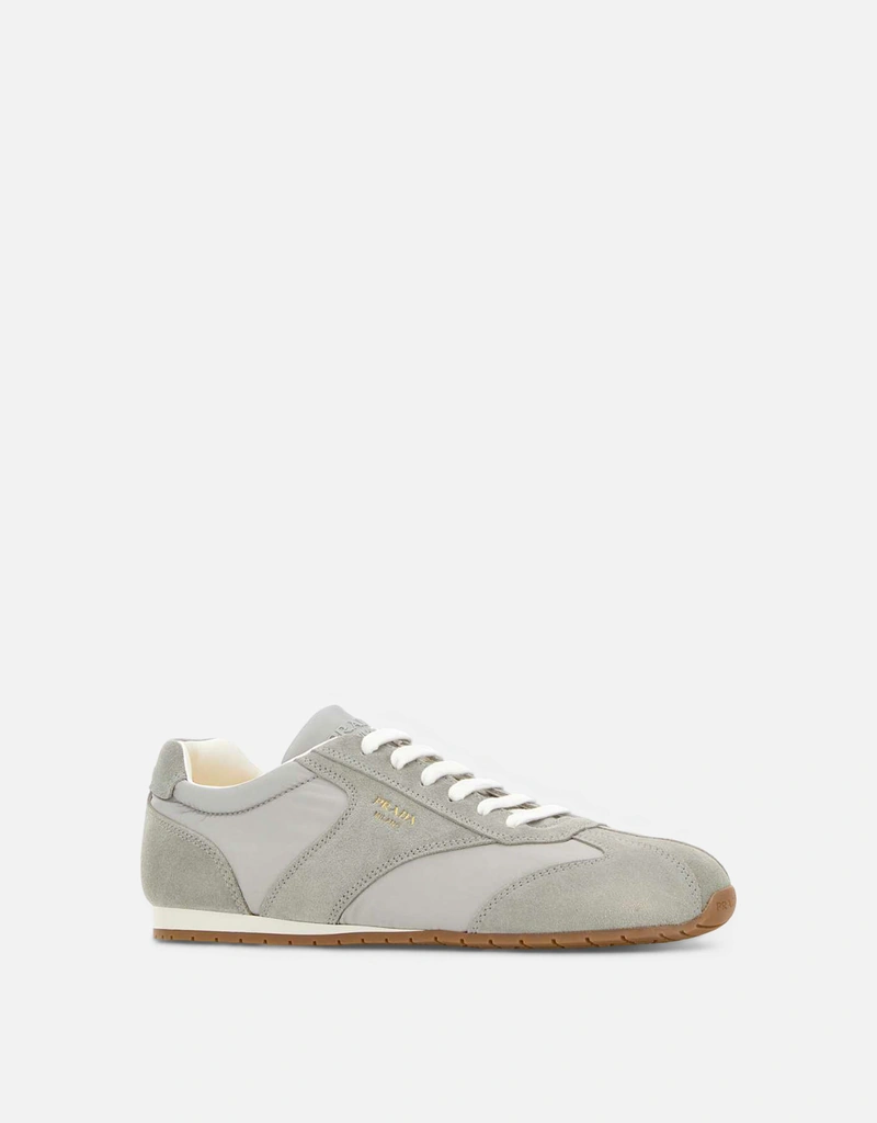 Prada メンズ グレー スエードとファブリック スニーカー () IFCHIC.COM